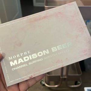 Morphe x Madison Beer palette